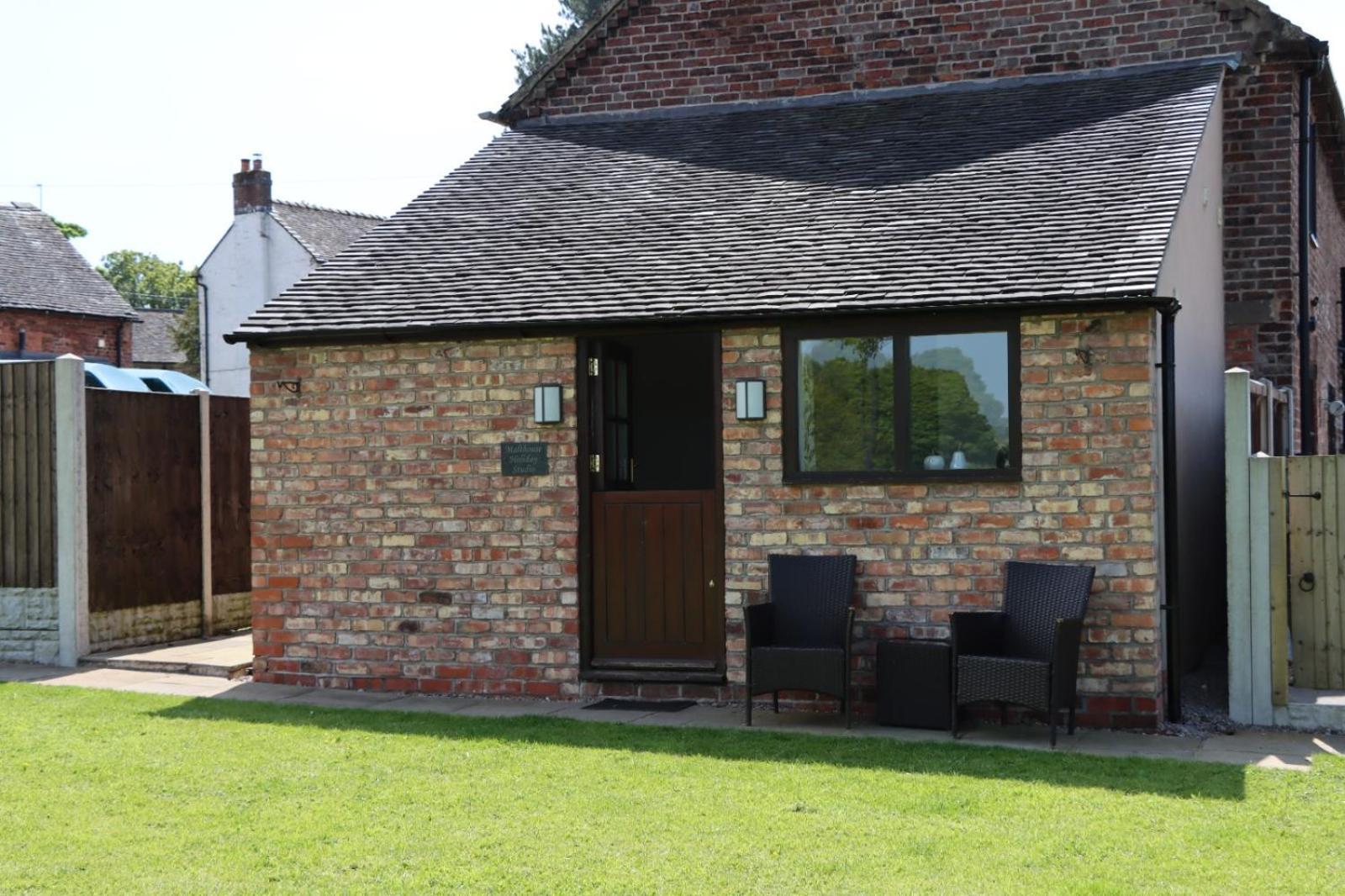 Malthouse Farm Cottage Studio Dilhorne Екстер'єр фото